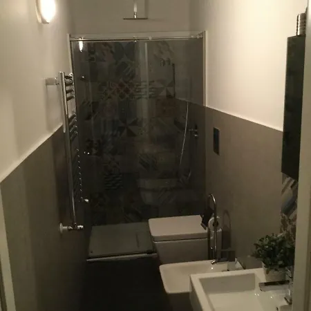 Maqueda Suiterooms Bed & Breakfast