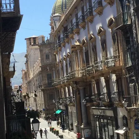 Bed & Breakfast Maqueda Suiterooms