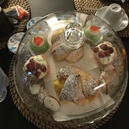 Bed & Breakfast Maqueda Suiterooms *