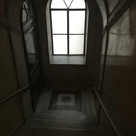 Maqueda Suiterooms